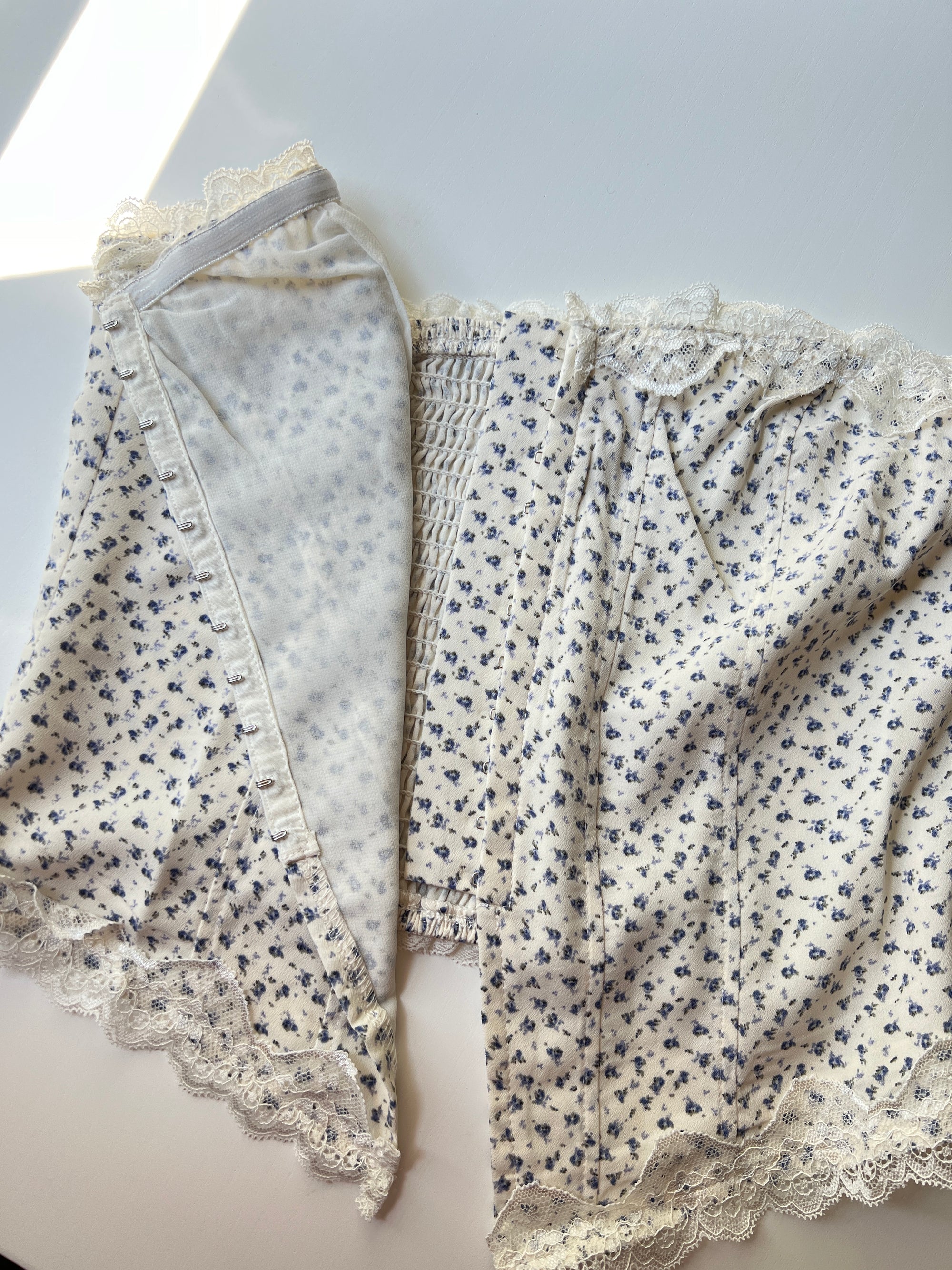 The daisy corset