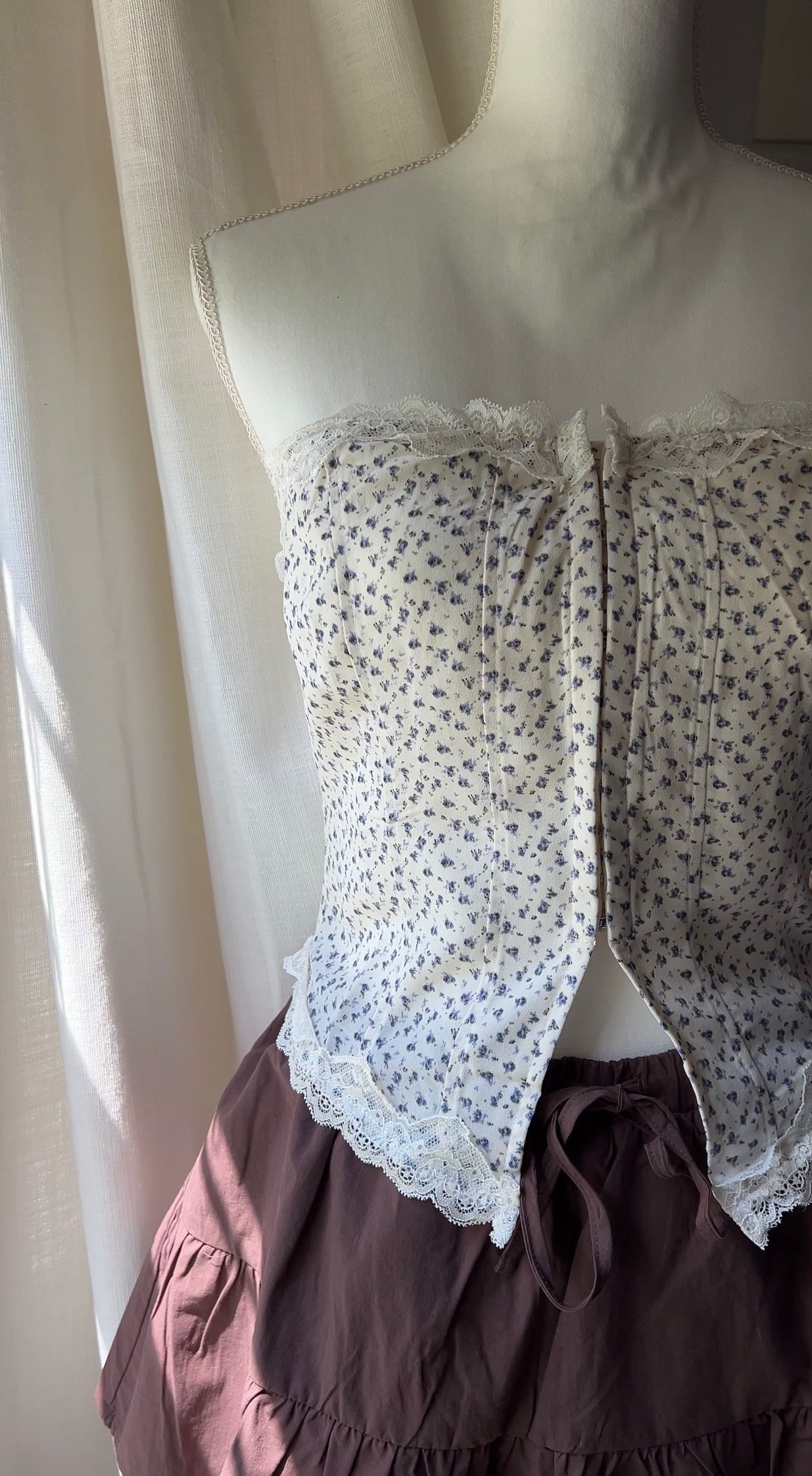 The daisy corset