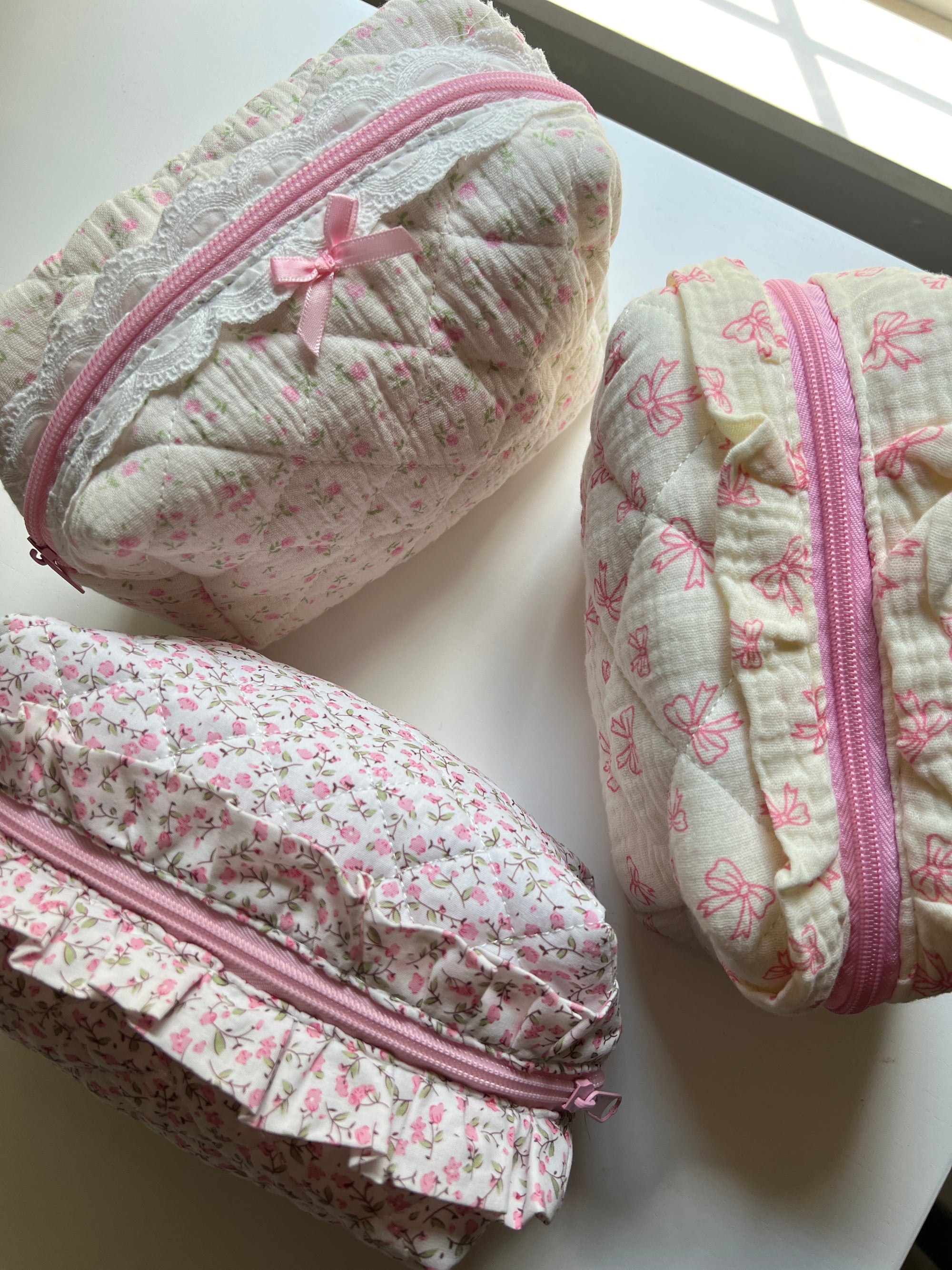 Pink bow makeup bag